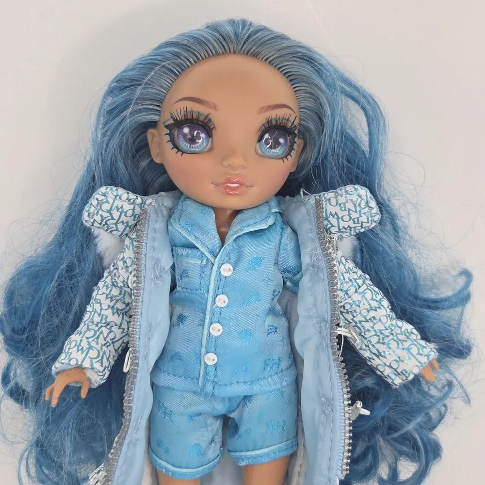 Rainbow High Skyler Blue Doll Blue Hair Pajamas Robe Slippers Faux Fur Coat